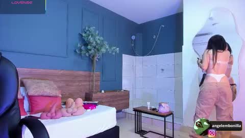 Megan    630  1330 -5 online show from 11/06/25, 12:06