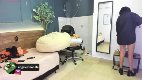 Megan    630  1330 -5 online show from 03/30/26, 11:55