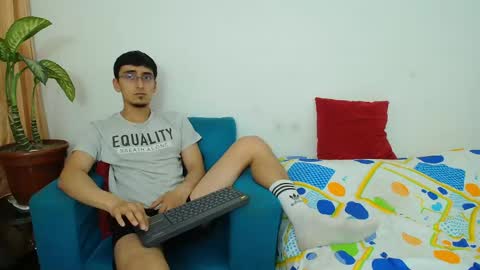 FallGays online show from 05/11/26, 01:44