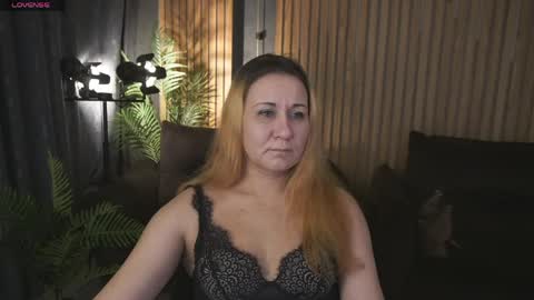 famousemuse online show from 04/22/26, 12:28