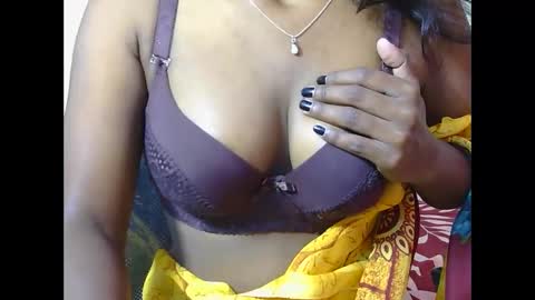 Snapshot of fancy_doll1 chatting on 12/23/25, 06:00 fancy doll online show from 12/23/25, 06:00