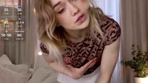 fancyamelia online show from 04/25/26, 06:49