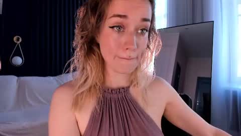 fancyamelia online show from 06/25/26, 07:02