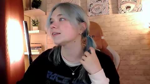 Snapshot of fancybella chatting on 10/07/25, 02:36 Bella online show from 10/07/25, 02:36