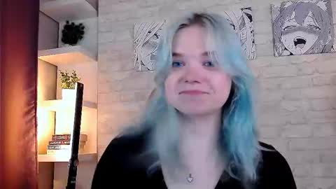 Snapshot of fancybella chatting on 10/25/25, 02:35 Bella online show from 10/25/25, 02:35