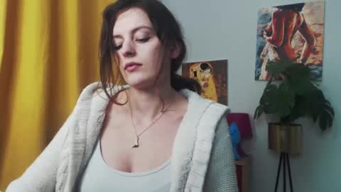 Nadine online show from 01/08/25, 12:26