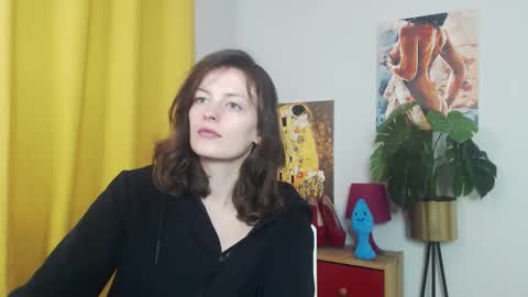 Nadine online show from 10/15/25, 05:07