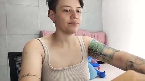 FANNY online show from 10/09/25, 04:05