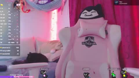 Snapshot of fantasma_gei chatting on 01/27/25, 05:58 Fantasma. online show from 01/27/25, 05:58