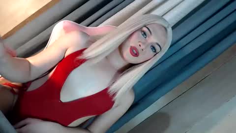 DANIELLA - DONT FORGET TO GIVE ME A THUMBSU UP online show from 12/22/25, 01:08