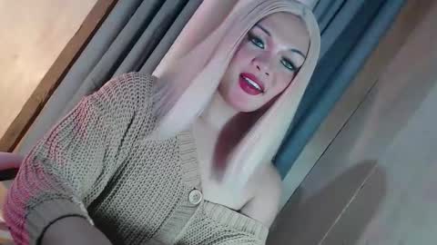 DANIELLA - DONT FORGET TO GIVE ME A THUMBSU UP online show from 03/08/26, 10:52