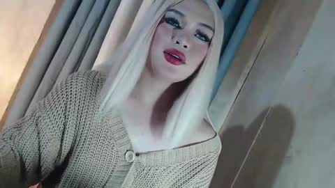 DANIELLA - DONT FORGET TO GIVE ME A THUMBSU UP online show from 05/18/26, 10:48