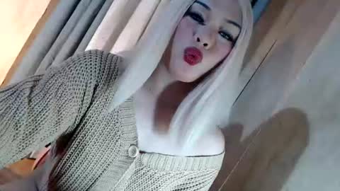 DANIELLA - DONT FORGET TO GIVE ME A THUMBSU UP online show from 06/14/26, 11:51