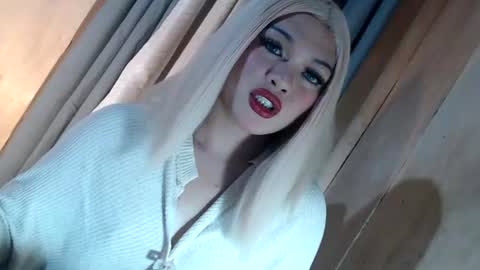 DANIELLA - DONT FORGET TO GIVE ME A THUMBSU UP online show from 07/04/26, 11:05