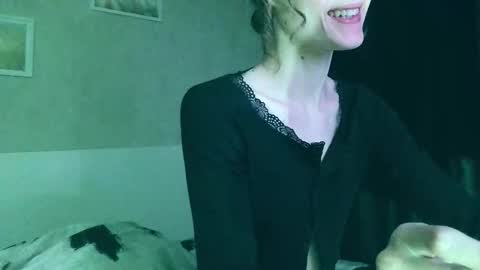 Kira online show from 12/21/25, 12:51