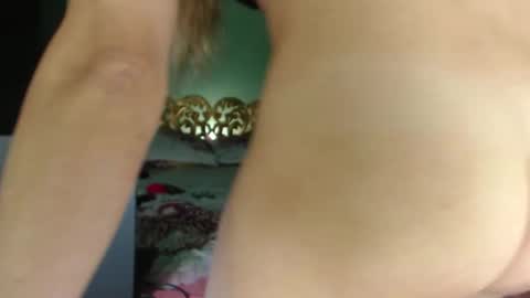 Snapshot of farfalina_hot chatting on 09/29/25, 05:01 farfalina online show from 09/29/25, 05:01