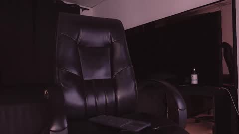 farid_jake_ online show from 11/04/25, 12:21