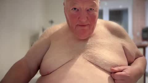 fatslutcutey online show from 12/31/24, 12:43