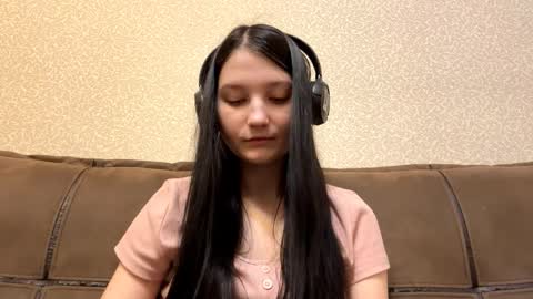 Aurora 18yo online show from 01/16/26, 09:13