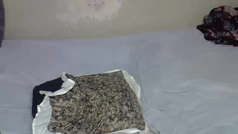 fauzia_byb2 online show from 04/10/26, 06:56