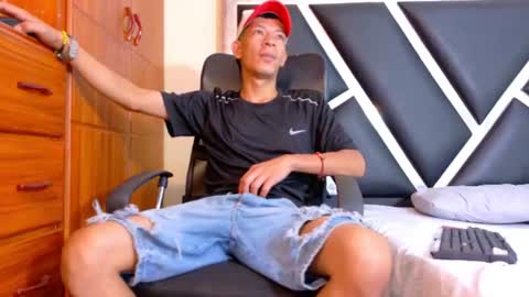 Favel Gomez online show from 08/08/26, 12:07