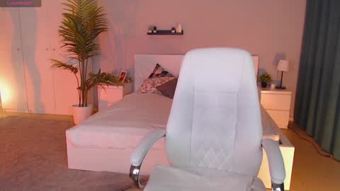 Fay online show from 01/30/25, 12:27