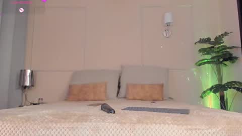 Snapshot of fay_miller2 chatting on 10/02/25, 12:17 welcome to my world online show from 10/02/25, 12:17