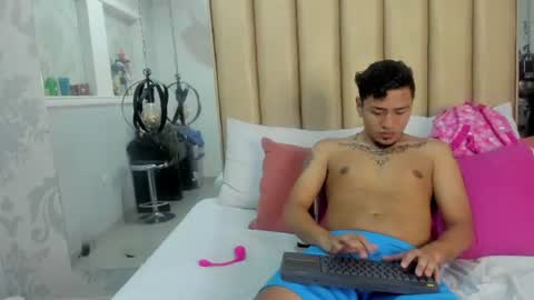 Luna and Leoh online show from 06/19/26, 12:31
