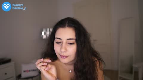 Daniela online show from 12/29/24, 03:46