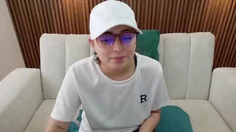 Snapshot of feelina_firesoul chatting on 06/24/26, 12:48 Feelena online show from 06/24/26, 12:48