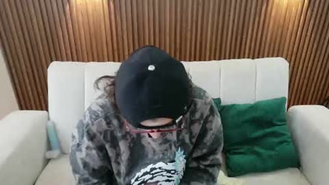 Snapshot of feelina_firesoul chatting on 07/07/26, 02:32 Feelena online show from 07/07/26, 02:32