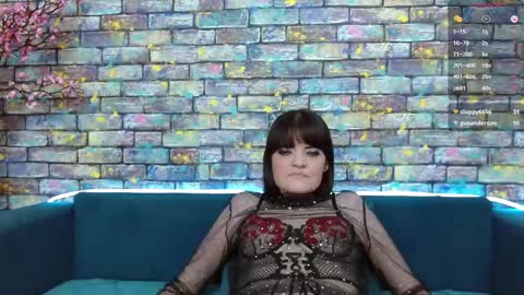 Laura online show from 12/12/24, 11:14