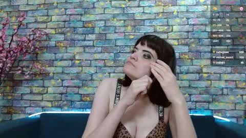 Laura online show from 01/19/25, 12:17