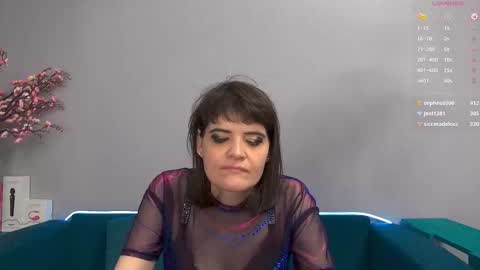 Laura online show from 09/26/25, 03:43