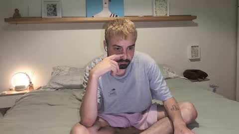 Snapshot of feetonlyguy chatting on 01/13/26, 01:00 Feetonlyguy online show from 01/13/26, 01:00