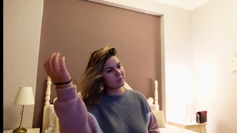 Snapshot of feliciakrige chatting on 12/17/24, 12:45 FeliciaKrige online show from 12/17/24, 12:45