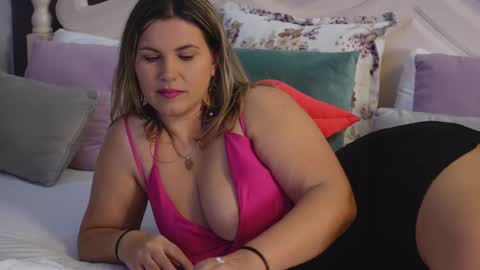 Snapshot of feliciakrige chatting on 02/27/25, 02:21 FeliciaKrige online show from 02/27/25, 02:21