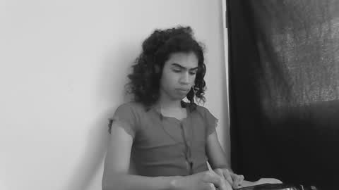 Snapshot of felinexoxo chatting on 11/26/25, 03:46 FELINE online show from 11/26/25, 03:46