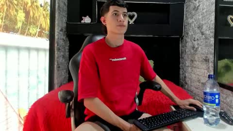 felipe fiire online show from 05/11/26, 04:04