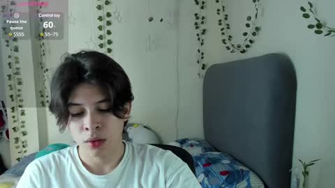 Snapshot of felix_leex chatting on 12/27/24, 07:14 Felix leex online show from 12/27/24, 07:14