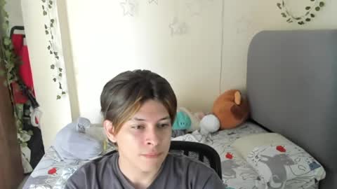 Snapshot of felix_leex chatting on 11/15/25, 06:59 Felix leex online show from 11/15/25, 06:59