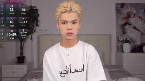 Snapshot of felix_rey chatting on 02/22/25, 08:31 Felix online show from 02/22/25, 08:31