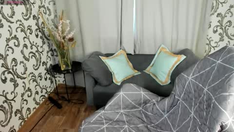 Snapshot of felixorange_ chatting on 10/21/25, 04:24 Felix online show from 10/21/25, 04:24