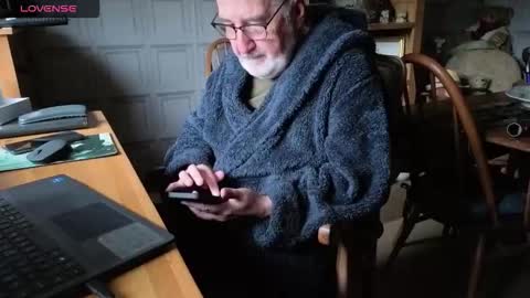 Adam online show from 10/16/25, 07:20