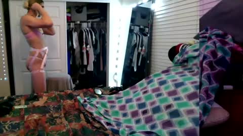 Allie North online show from 12/21/24, 12:53