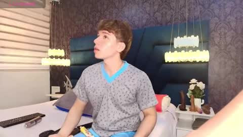 Femboy Max online show from 01/18/26, 12:31