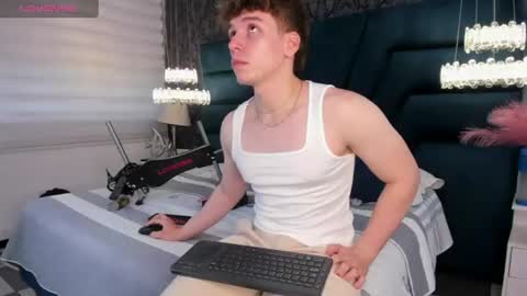 Snapshot of femboy_max chatting on 07/11/26, 11:46 Femboy Max online show from 07/11/26, 11:46