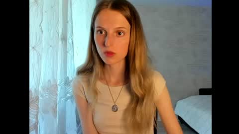 Snapshot of feralberry_dina chatting on 07/03/26, 12:00 Dana online show from 07/03/26, 12:00