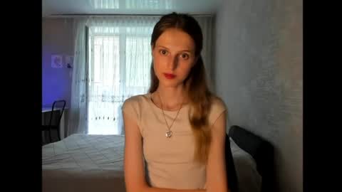 Snapshot of feralberry_dina chatting on 07/05/26, 11:17 Dana online show from 07/05/26, 11:17