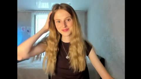 Snapshot of feralberry_dina chatting on 07/20/26, 11:56 Dana online show from 07/20/26, 11:56